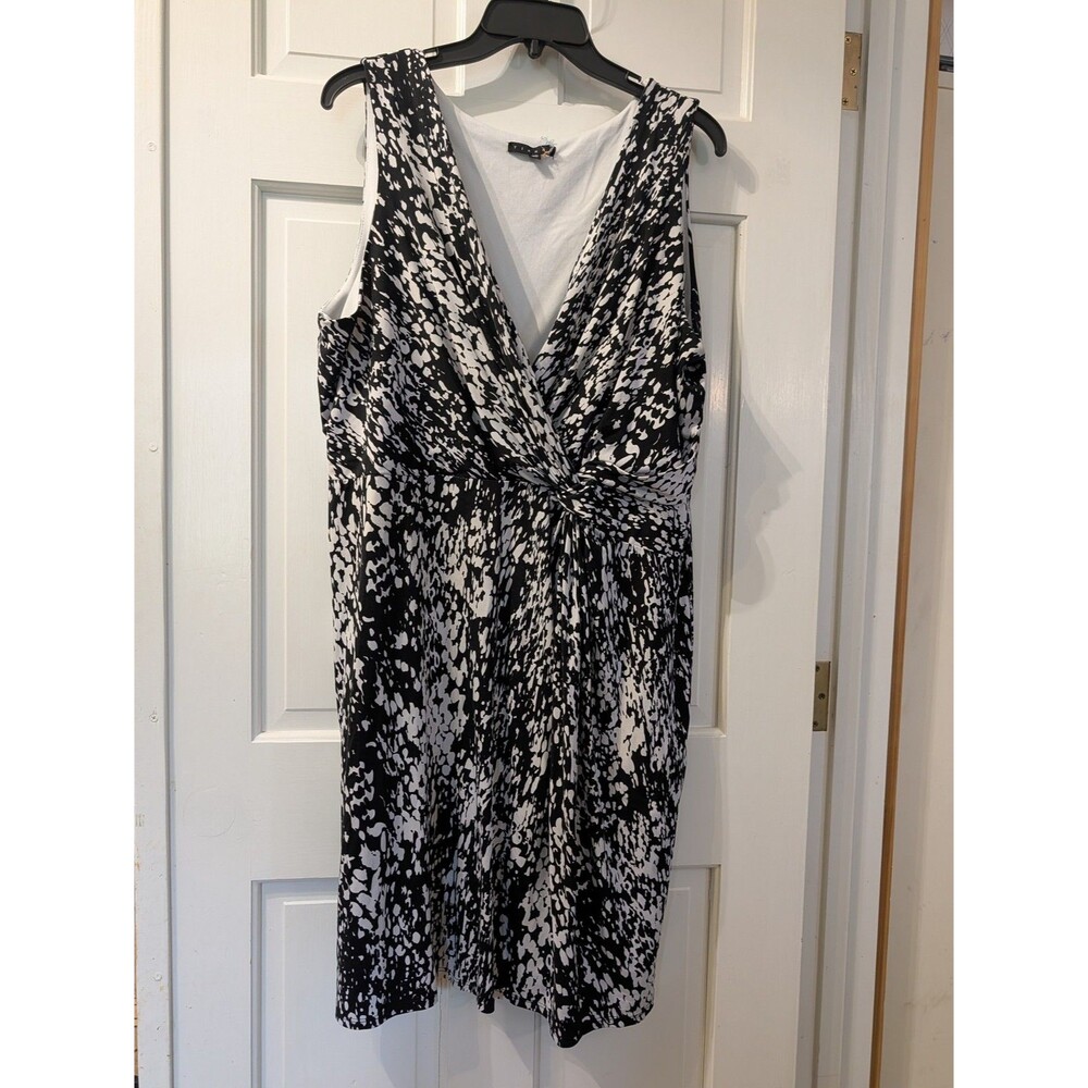 Tiana Dress Womens Plus 2X Black White Abstract Sleeveless Twist Front